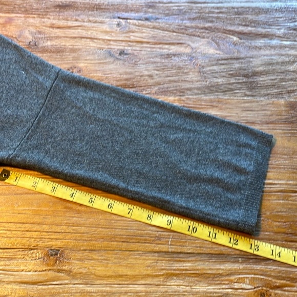 Demylee, cashmere charcoal tunic, size small - Picture 7 of 8